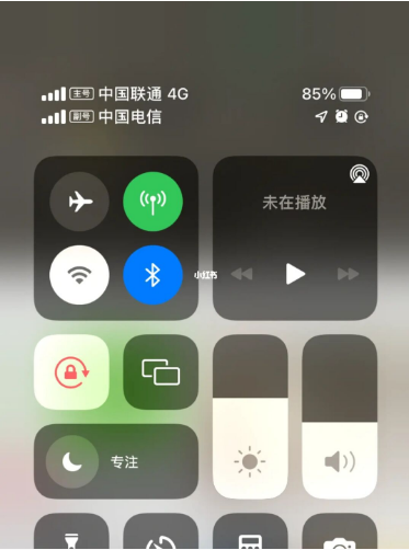 扶绥苹果手机维修分享iPhone双卡信号解决办法 